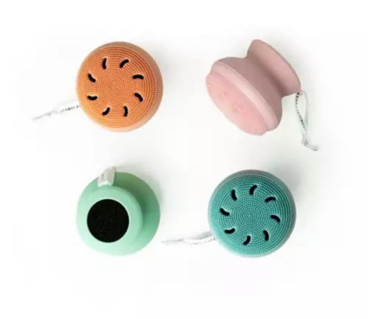 Silicone body scrubber